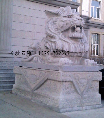 石雕臥獅子，蹲獅子